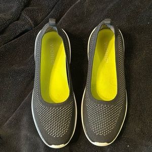 Vionic slip-on shoe